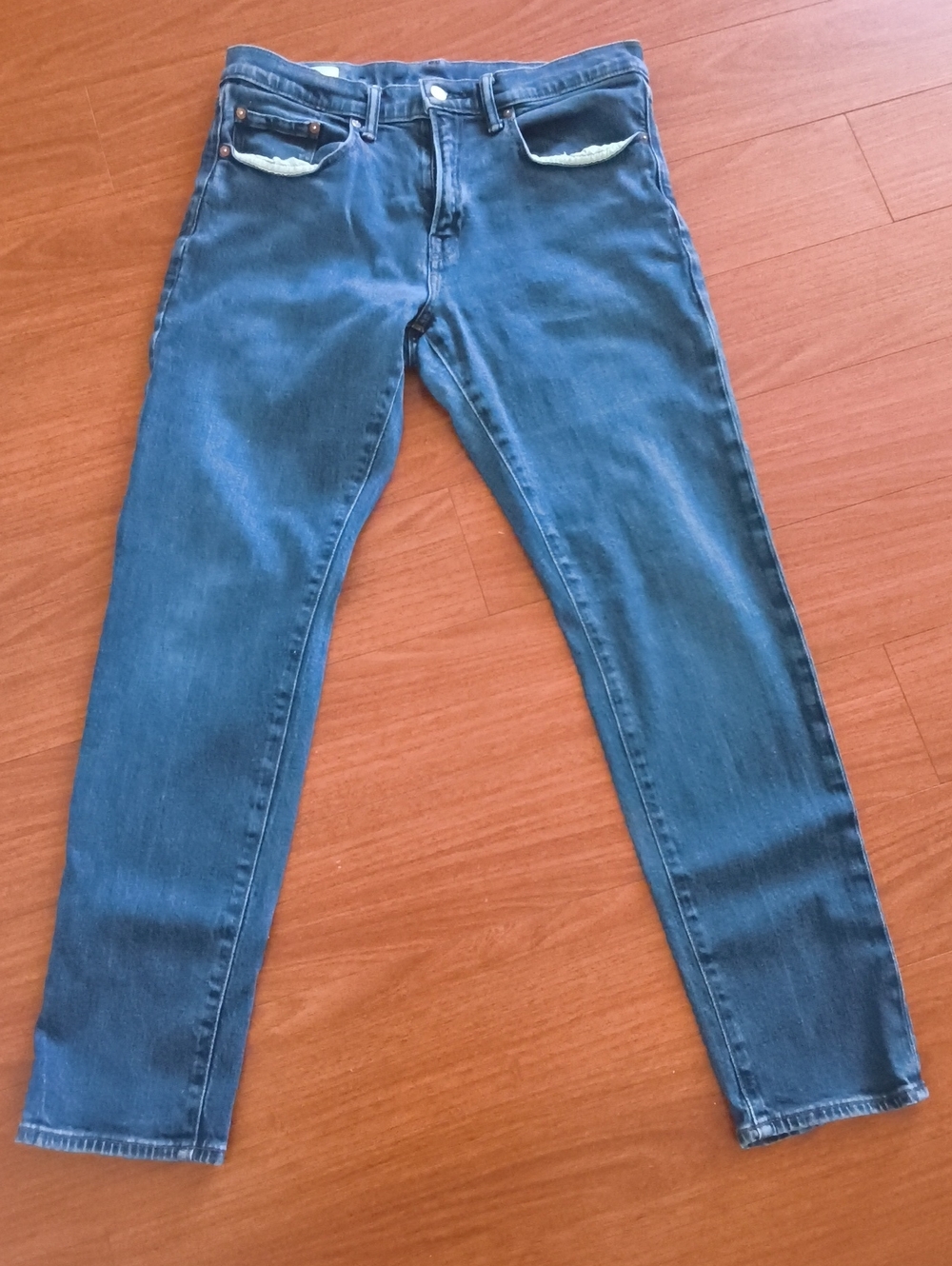 GAP Skinny Jeans in Medium Blue Wash